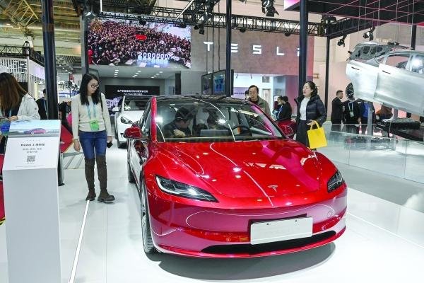 تسلا تحل مشكلة استدعاء 1.6 مليون سيارة في الصين بتحديث برمجي