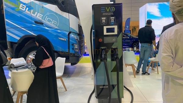 سوق السيارات الكهربائية في عُمان يحصل على دفعة من البنية التحتية والنماذج بأسعار معقولة