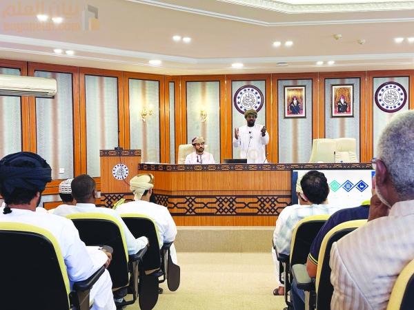 هيئة الضرائب تطلق مبادرة “الثقافة الضريبية” لمدة شهر في ظفار