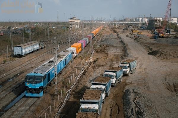 تحتاج التجارة العالمية إلى بديل صيني. والهند بحاجة إلى موانئ أفضل.