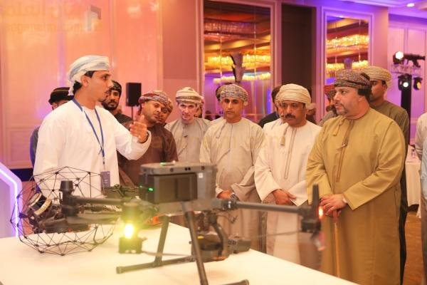 10 كابلات بحرية جديدة لتعزيز الاتصال في صلالة