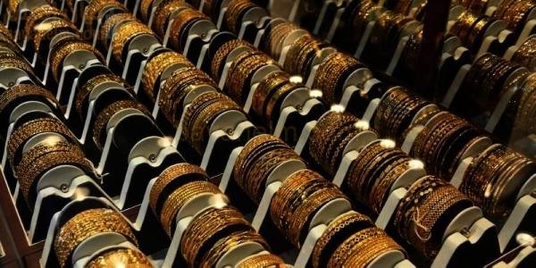 ارتفاع واردات الذهب إلى عُمان بنسبة 41% في 2024