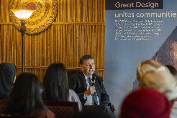 المملكة المتحدة تنوي تنويع قطاعات الاستثمار الأجنبي المباشر في سلطنة عمان