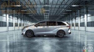 2023_Toyota_Sienna_25th_Anniversary_001-2fr.jpg