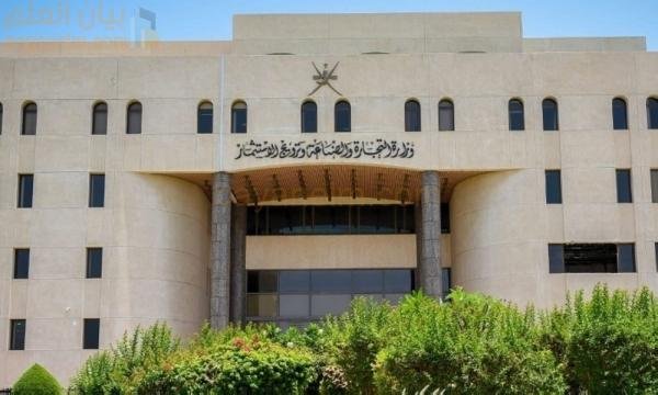 لا توجد رخصة عمل للوافدين في المهن “شبه الماهرة”.