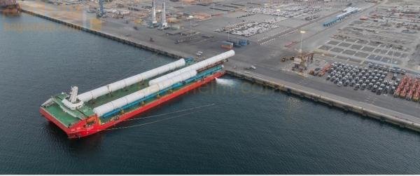 بدء وصول البضائع الرئيسية للمشروع إلى مجمع عمان للبولي سيليكون