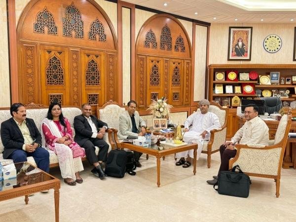 وفد تجاري من الهند يستكشف فرص الاستثمار في صلالة