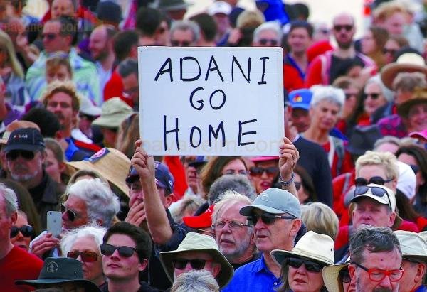 تمويل مجموعة Adani يخضع للتدقيق بعد لائحة الاتهام الأمريكية