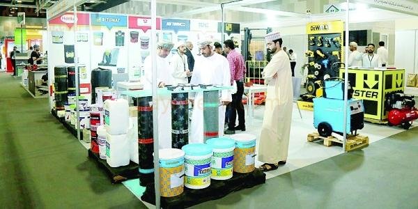 الشركات العمانية تتألق في معرض البناء في دبي