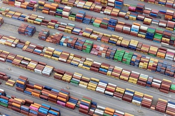 ويعتزم ترامب فرض رسوم جمركية على المكسيك وكندا والصين