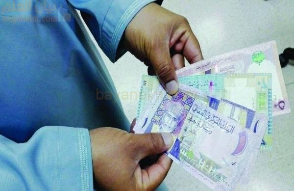 وزارة العمل تصدر قراراً بضمان تحويل الأجور