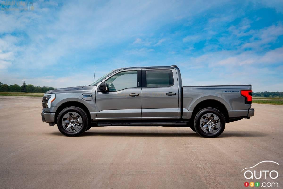 فورد تستدعي F-150 Lightning لوجود خلل في التوجيه | أخبار السيارات