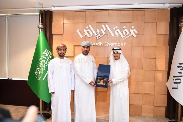 غرفة تجارة وصناعة عمان وغرفة الرياض تبحثان التعاون التجاري والاقتصادي