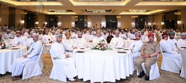 استراتيجيات القيادة التحويلية محورية في تشكيل مستقبل عمان المستدام