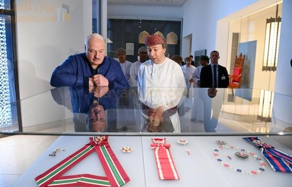 رئيس بيلاروسيا يزور المتحف الوطني