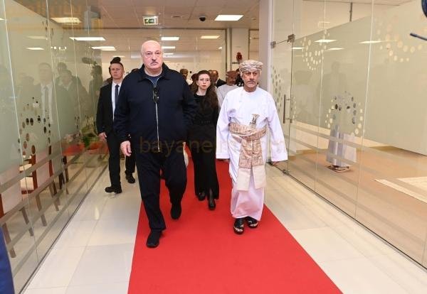 الرئيس البيلاروسي يزور ميناء صحار