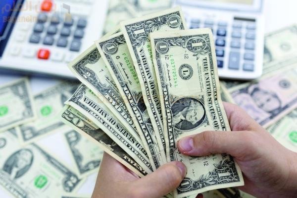 سيظل الدولار مرتفعًا في عام 2024، مدعومًا بحذر بنك الاحتياطي الفيدرالي