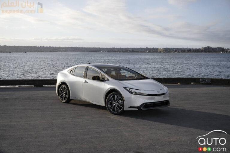 2023_Prius_Limited_WindChillPearl_007fr.jpg